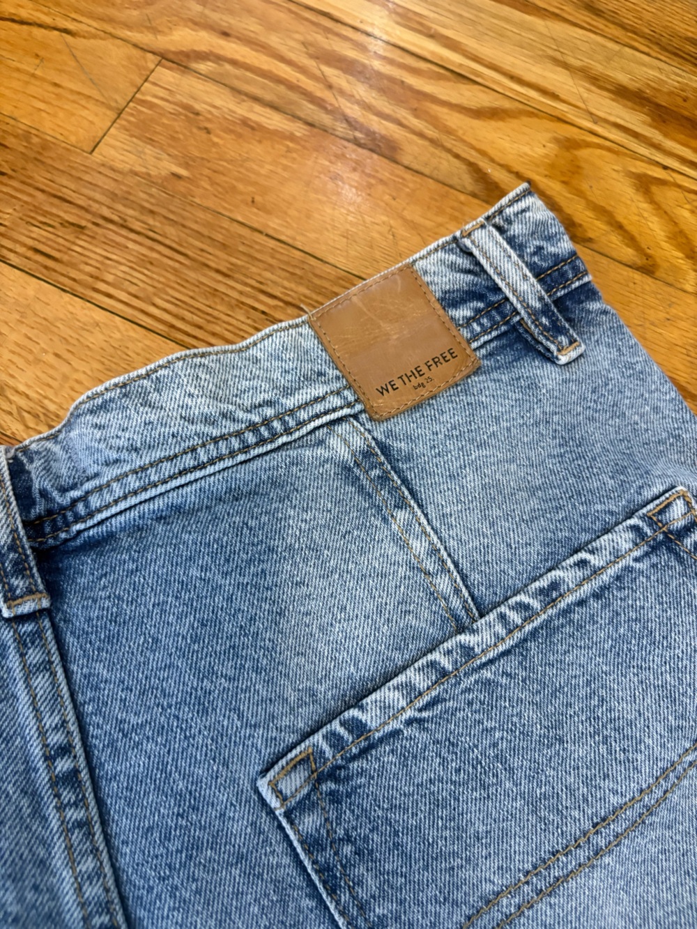 We The Free Light Wash Wide Leg Culotte Jeans - size 32 - Picture 4 of 8